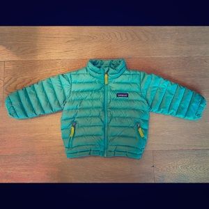 Patagonia puffy jacket girls 2T turquoise.